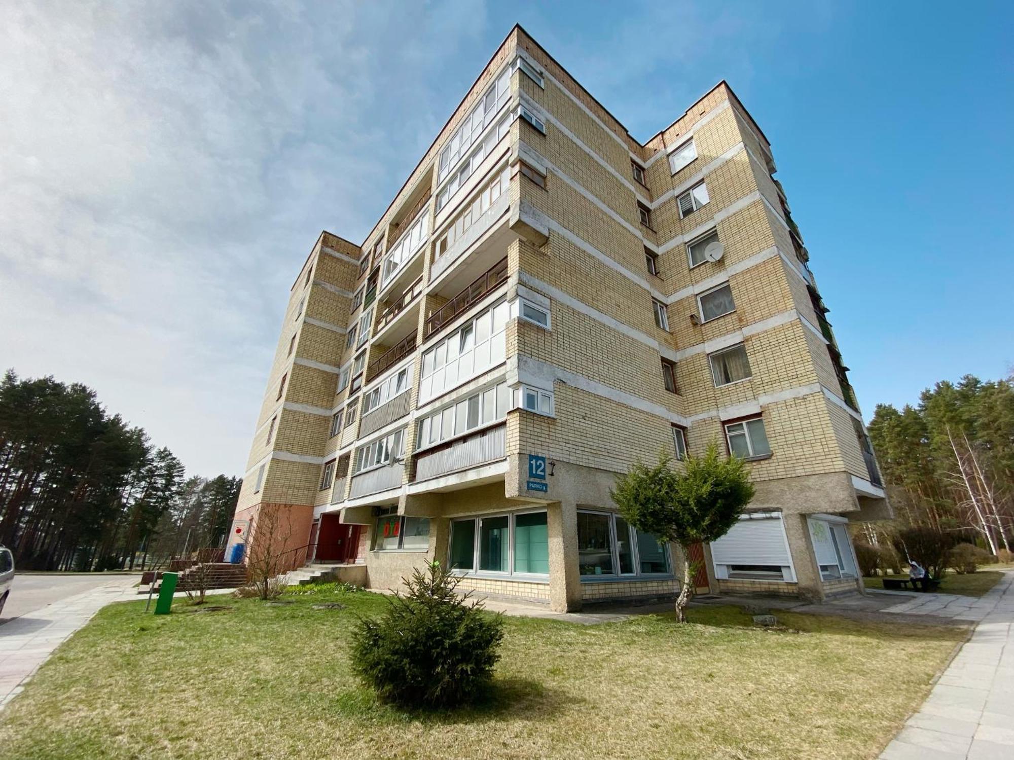 Erdvus Butas Su Balkonu Salia Ezero Ir Stadiono วิซากินาส ภายนอก รูปภาพ